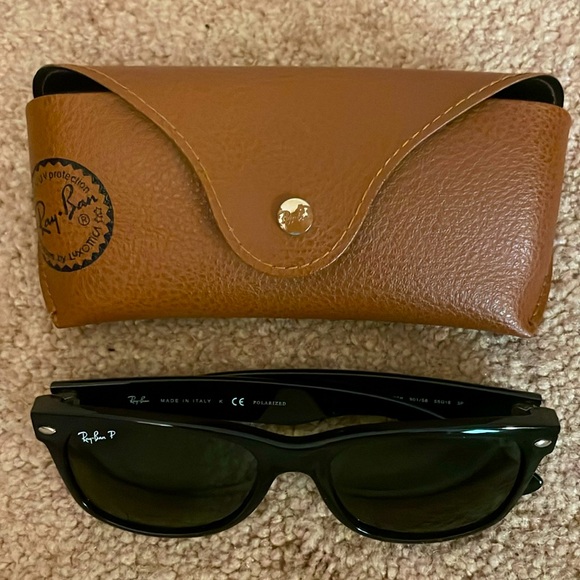 Ray-Ban Unisex Polarized Wayfarer - Picture 1 of 15